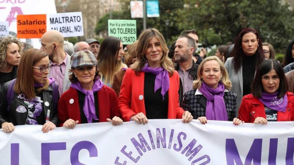 Carmen Calvo, Begoña Gómez, Nadia Calviño y Carolina Darias, durante la manifestación del 8-M.