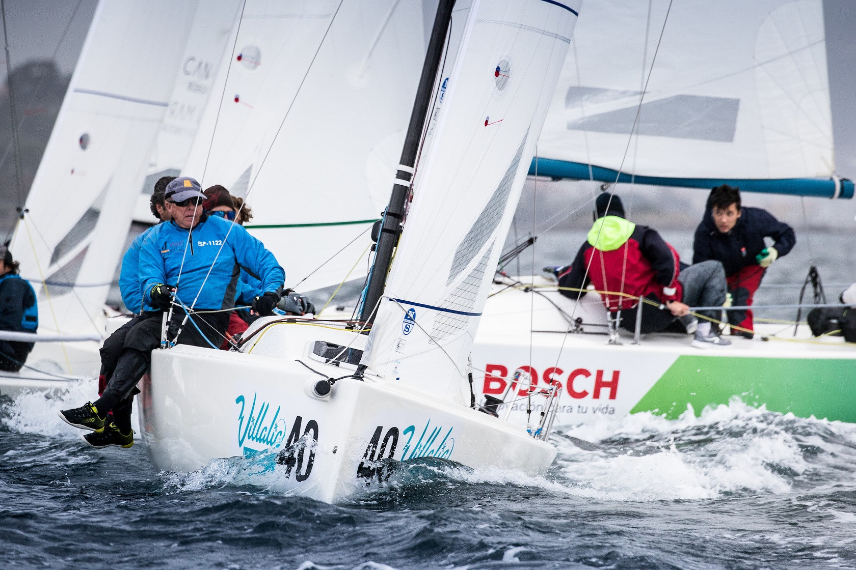 Un momento de la competición en la ría de Vigo (María Muiña).