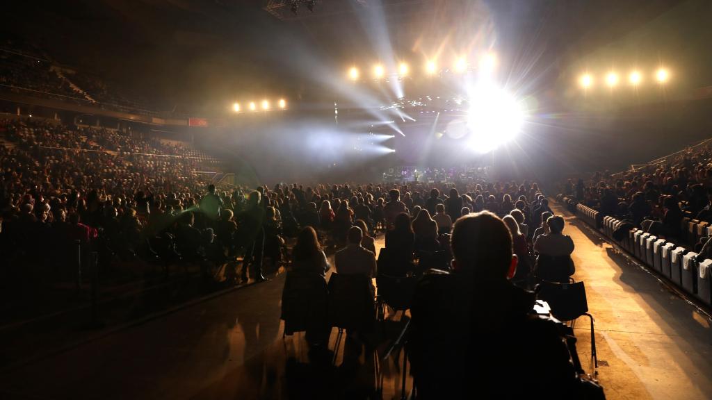 Imagen del interior del WiZink Center durante el concierto de Raphael.