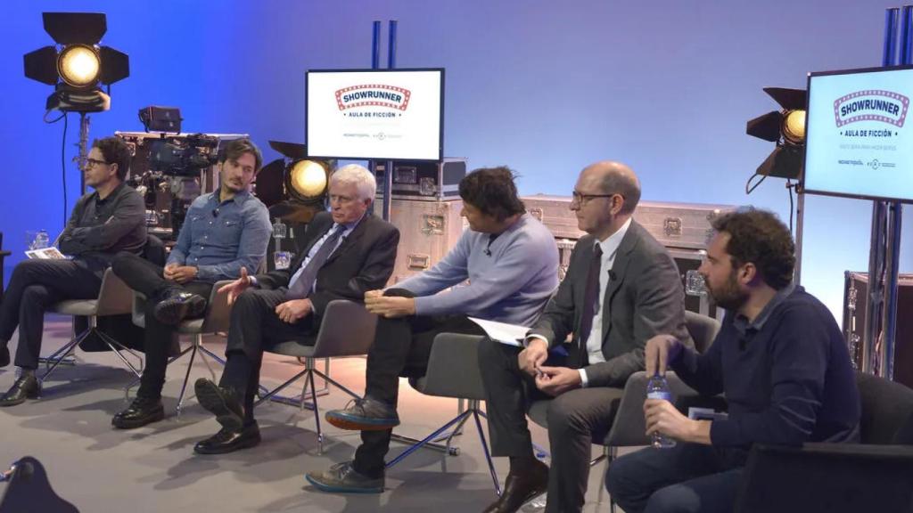 Paolo Vasile junto a creadores de ficción