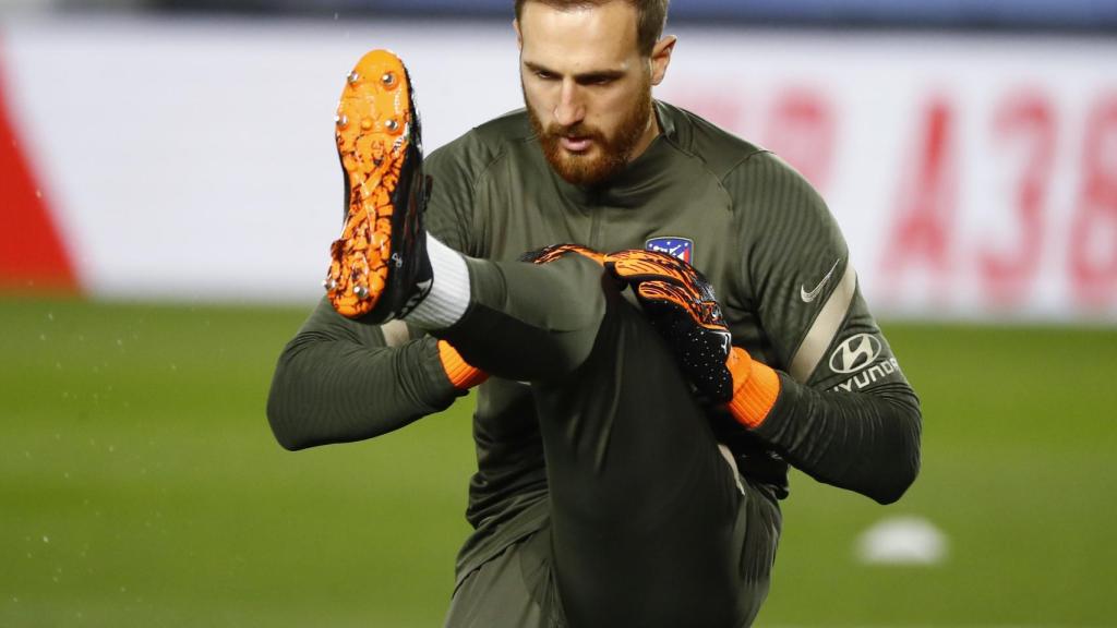 Jan Oblak, en un calentamiento del Atlético de Madrid