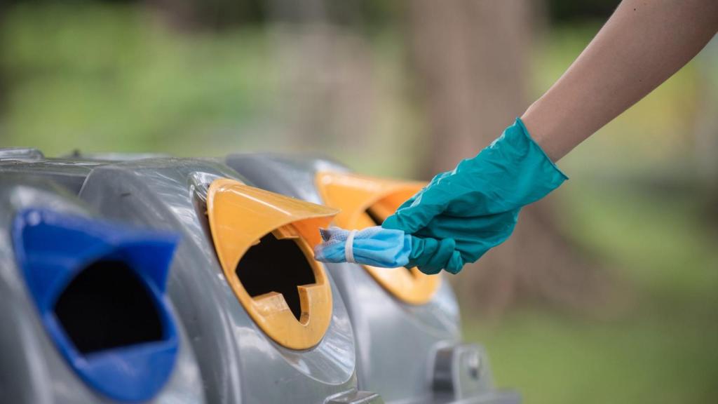 Basura, contenedores.
