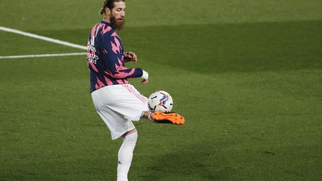 Sergio Ramos, durante el calentamiento del Real Madrid en el Di Stéfano