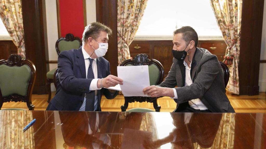 Turismo y Hospeco firman un convenio para ayudar a los alojamientos de A Coruña