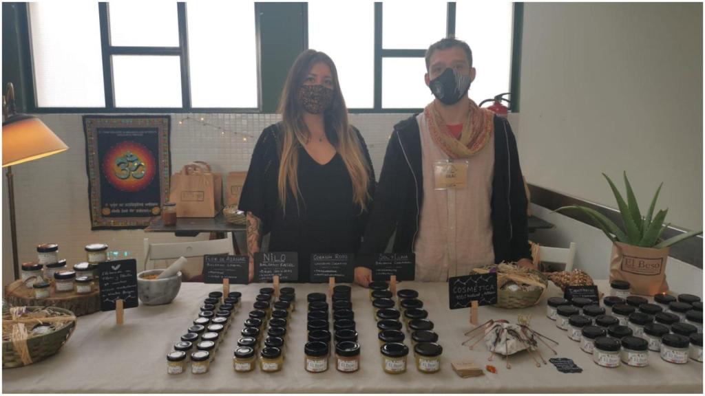 Los responsables de El beso en el Mercado Das Nubes de A Coruña.