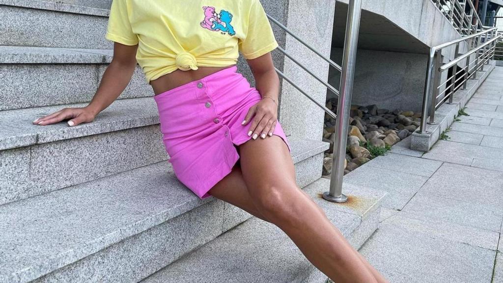 Cristina Pedroche lucía minifalda y camiseta corta en la puerta de las instalaciones de Atresmedia en pleno diciembre.