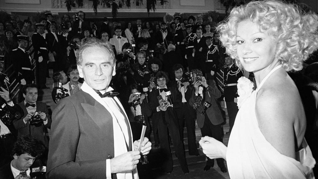 Cardin hizo del estilo espacial toda una revolución en la moda en los años setenta.