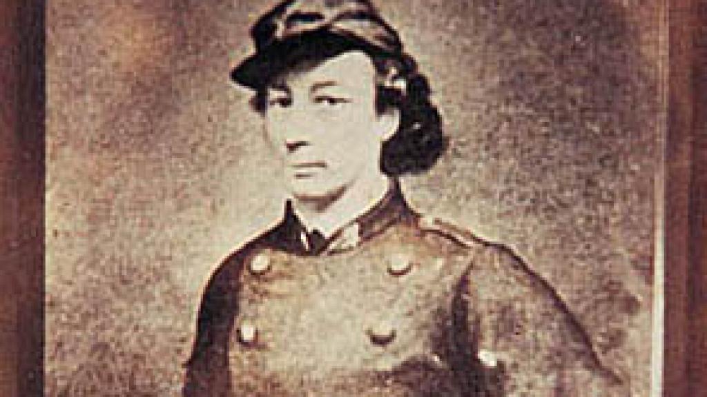Louise Michel con el uniforme de guarda nacional.