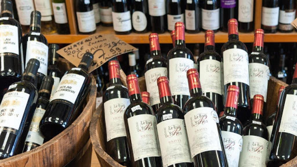 El vino entra en la lista de básicos domésticos.