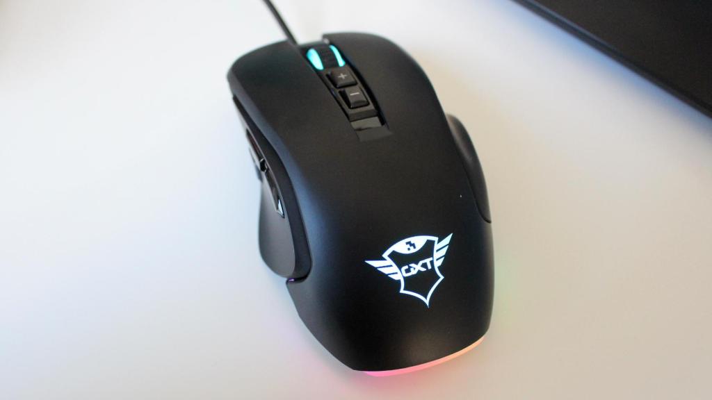 El Trust GXT 970 Morfix cuenta con luces RGB y un diseño convencional.