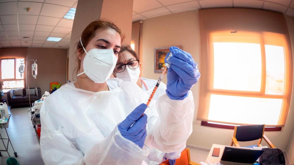 La vacunación frente a la Covid-19 marca las apuestas de inversión para 2021.