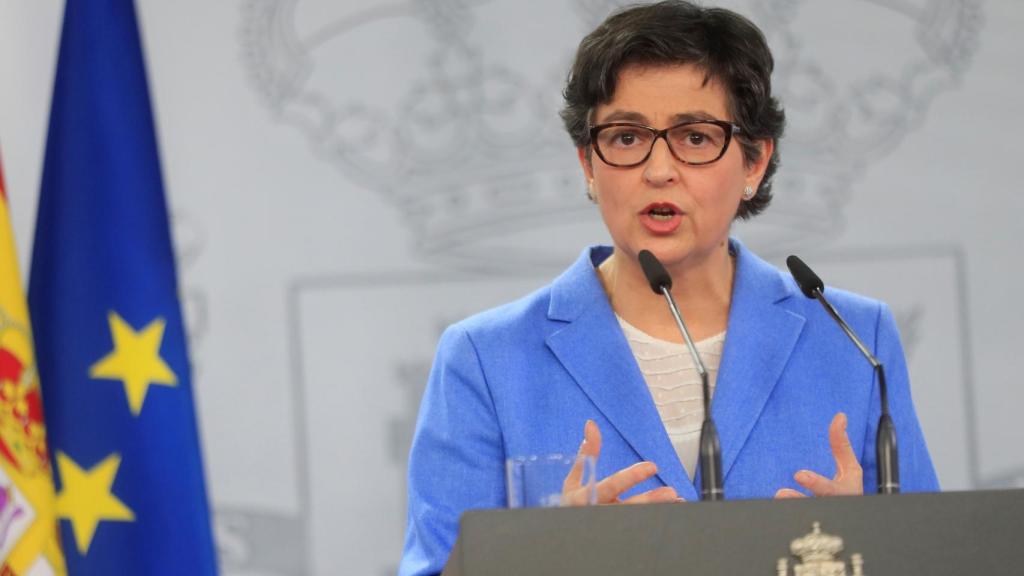 Laya cede ante Londres y derribará la Verja de Gibraltar pero no aclara qué obtiene a cambio