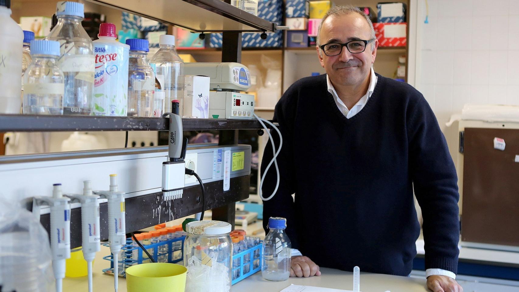 Ignacio López-Goñi, catedrático de Microbiología:  Tomar un probiótico estando sano no tiene grandes beneficios 