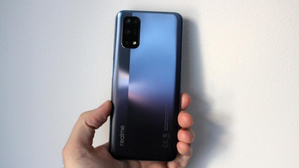 Así es la parte trasera del Realme 7 5G.