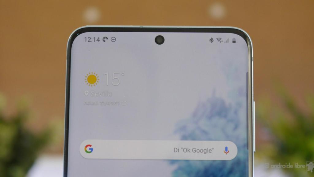 Cómo ocultar la perforación de los Galaxy S20 al usar determindas apps