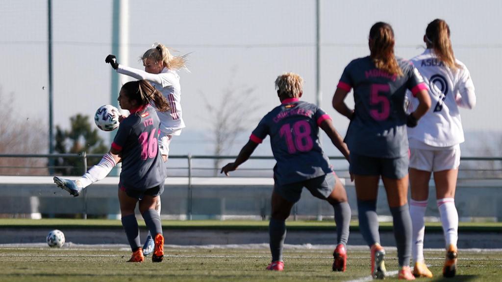 Sofia Jakobsson, durante el partido del Real Madrid Femenino frente al Madrid CFF