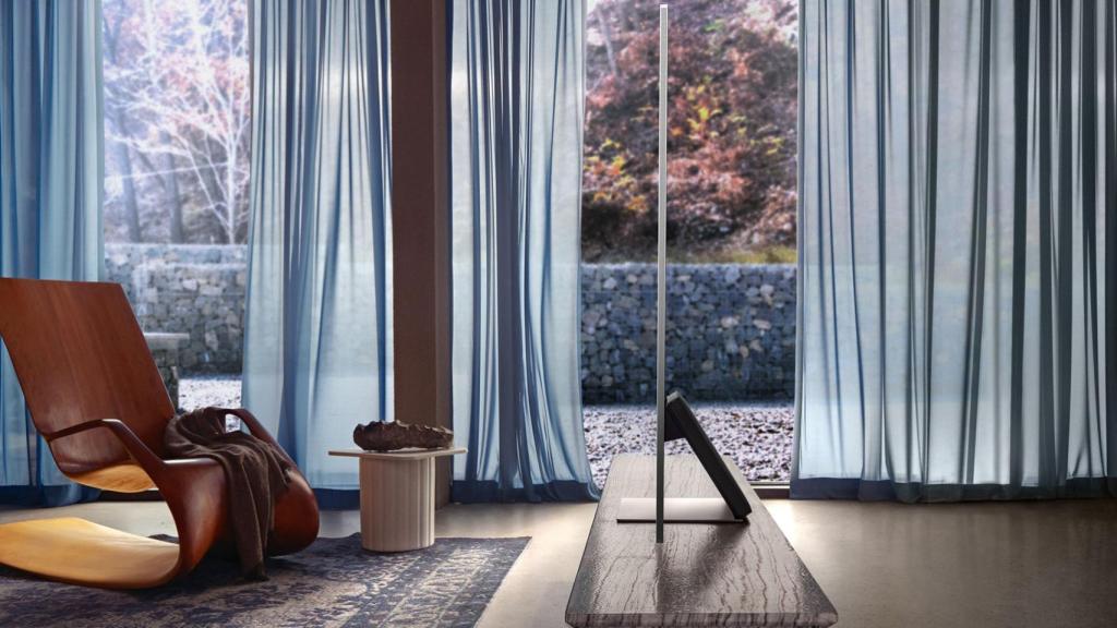El televisor Neo QLED es extremadamente fino.