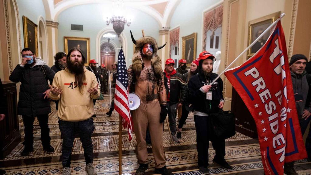 Manifestantes pro Trump en el interior del Capitolio el pasado miércoles.
