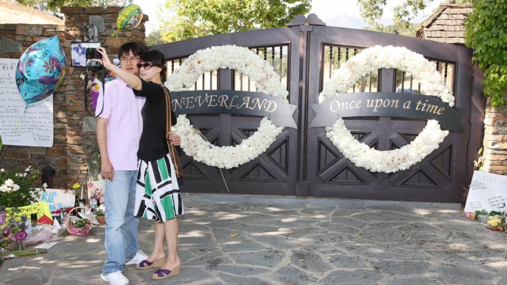 La familia tuvo intención de enterrar al cantante en la finca y convertirla en lugar de peregrinaje.