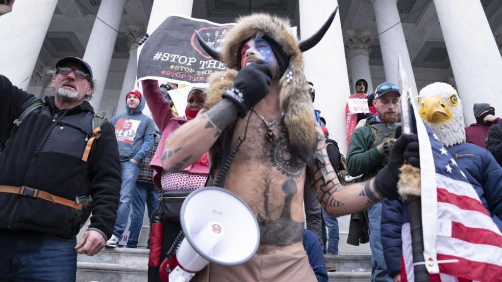 Populismo en celo, resacón en el DC