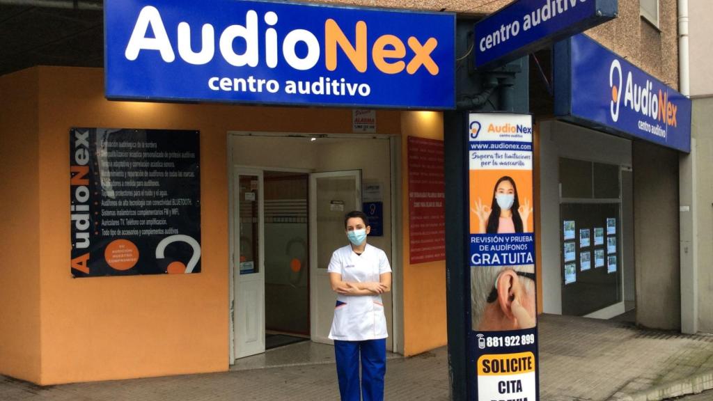La responsable de Audionex en el centro.