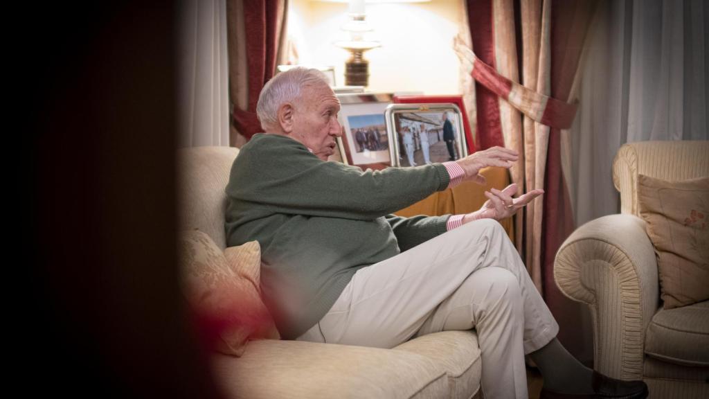 Margallo dice que no pisará Gibraltar mientras no haya allí una bandera de España.