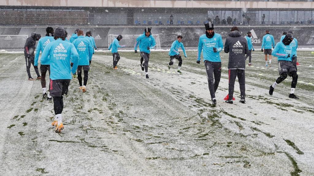 Los jugadores durante un entrenamiento del Real Madrid