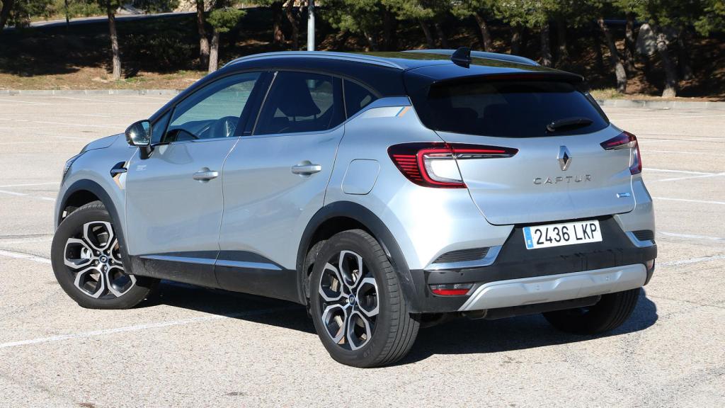 Este Renault Captur e-Tech es un SUV urbano híbrido enchufable.