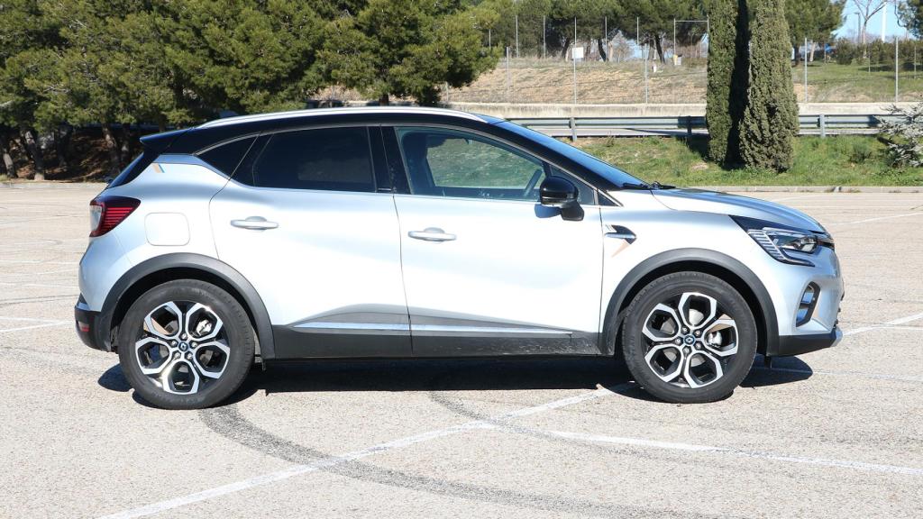 El Renault Captur e-Tech es uno de los SUV híbridos enchufables más vendidos en España.