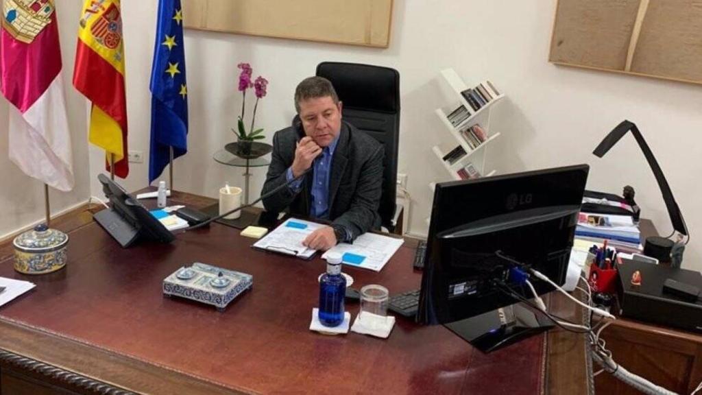 Emiliano García-page este sábado en su despacho del Palacio de Fuensalida