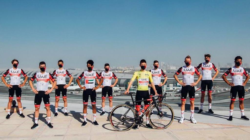 El UAE Team con Tadej Pogacar a la cabeza