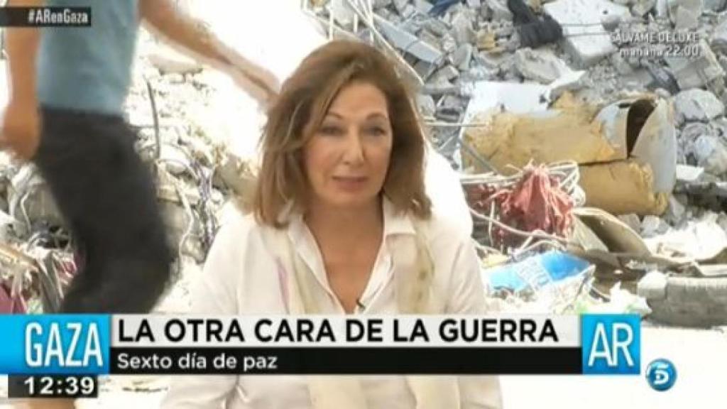 Ana Rosa Quintana desde la franja Gaza dando comienzo a la temporada de 'El programa de Ana Rosa' en 2014.