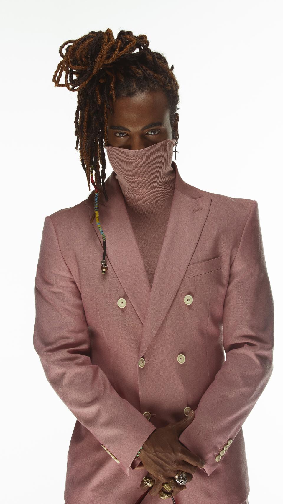 Yotuel junto a Beatriz Luengo y Omar Montes presenta 'Rebelde'.