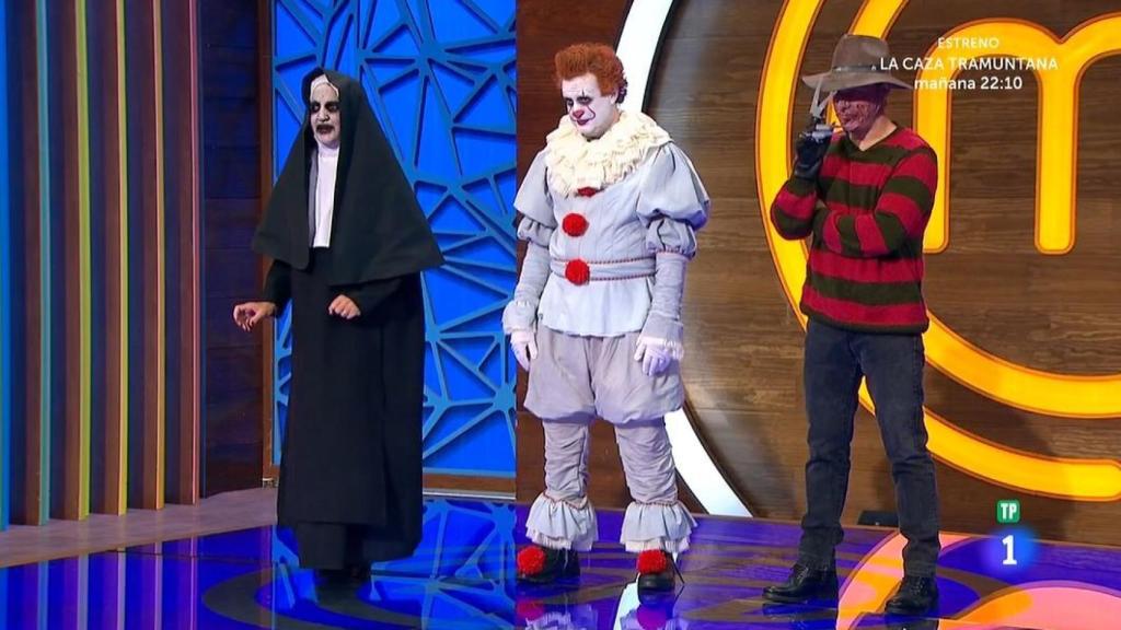 El jurado disfrazado en la semifinal del programa.