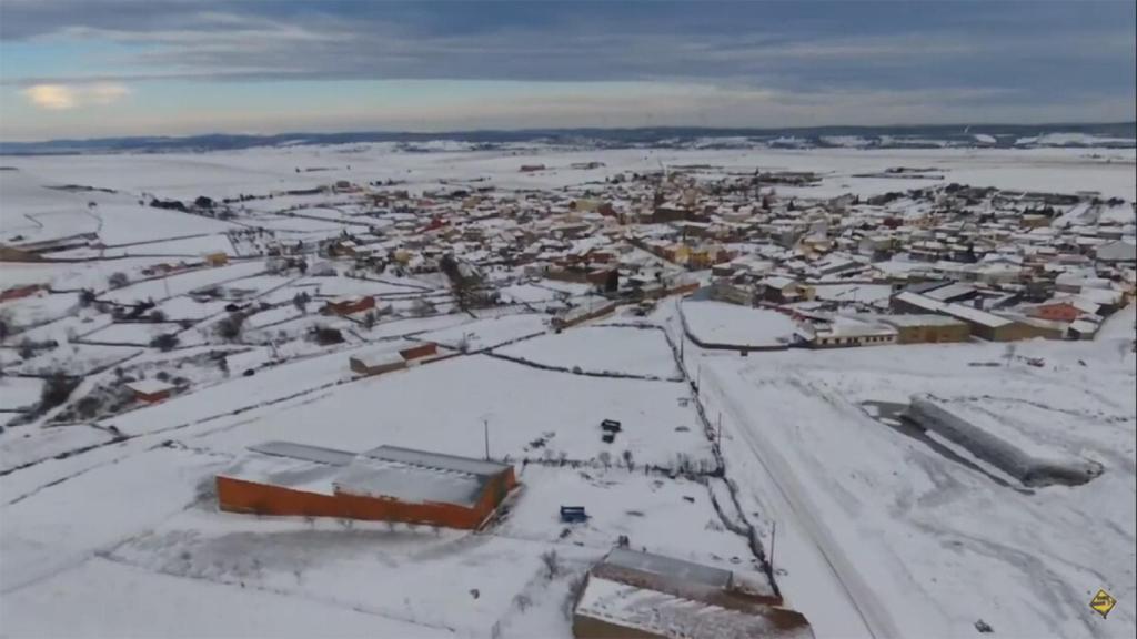 Una nevada en Carbajales de Alba./ Archivo