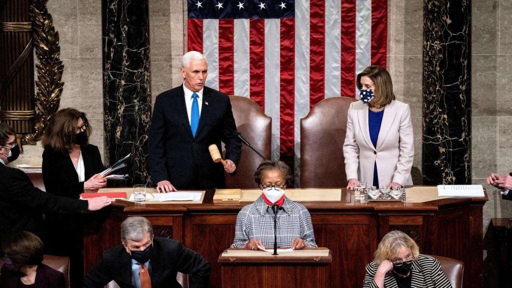 Mike Pence y Nancy Pelosi, en el Capitolio el pasado 7 de enero.