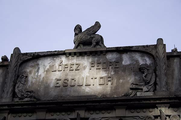 Detalle de la fachada de la casa de López Pedre (Turismo de Galicia).