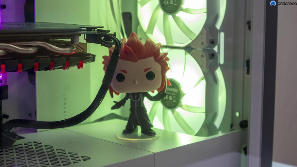 Los ventiladores iluminan muy bien la caja.