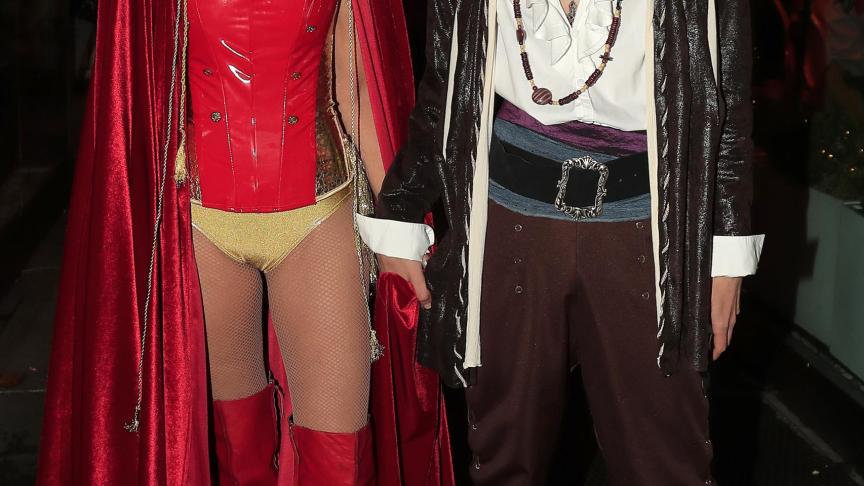 Con su madre en la fiesta del 50 cumpleaños de la presentadora.