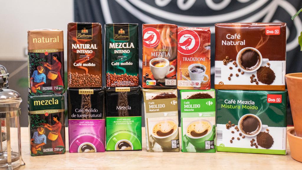 Los 12 cafés de las marcas blancas de los supermercados -6 naturales y 6 mezcla- analizados en la cata.