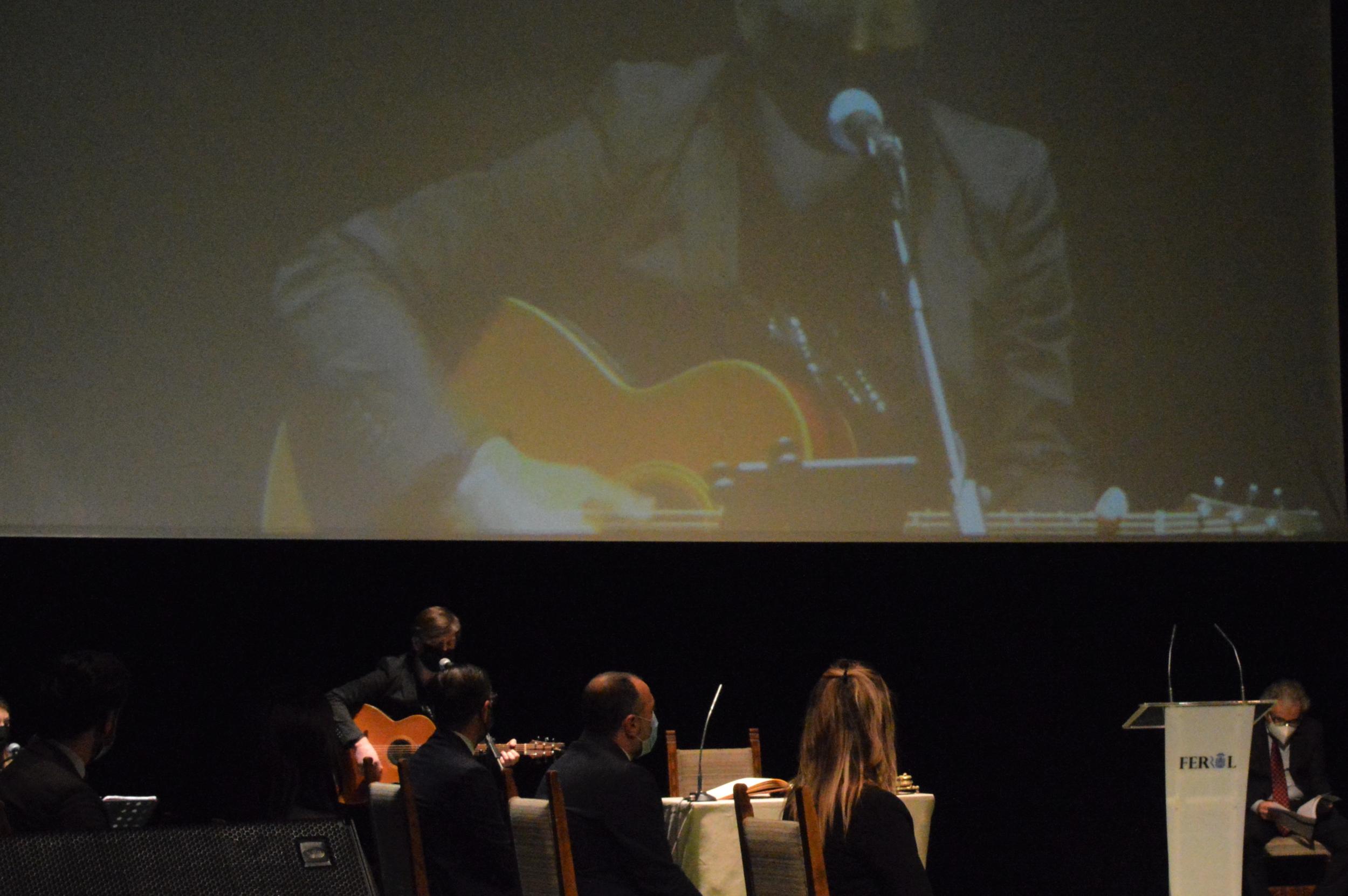 Actuación de MOS y Bea Rivas en la gala de Ferrolán do Ano