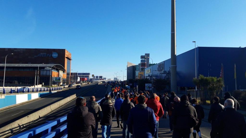 La marcha de los trabajadores de Alu Ibérica hasta María Pita.