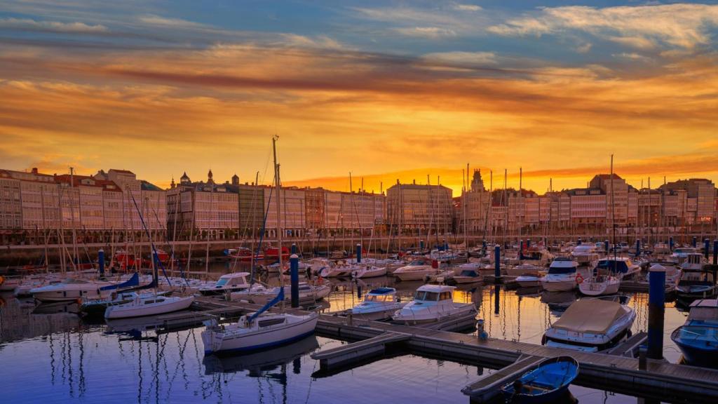 La Marina de A Coruña al atardecer.