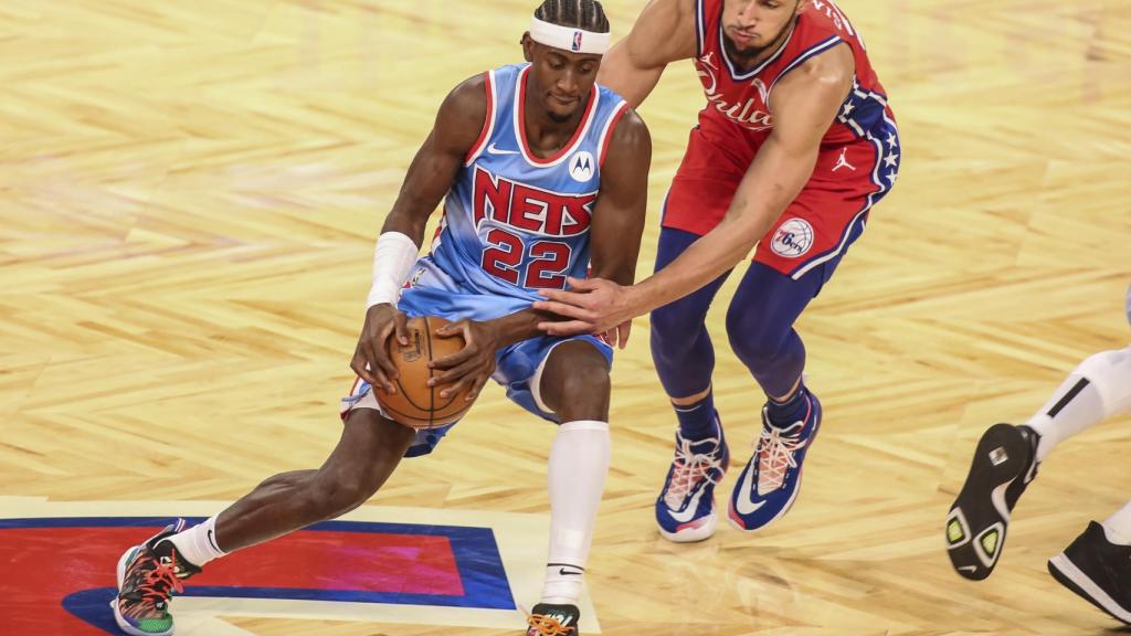 Caris LeVert durante un partido con los Nets