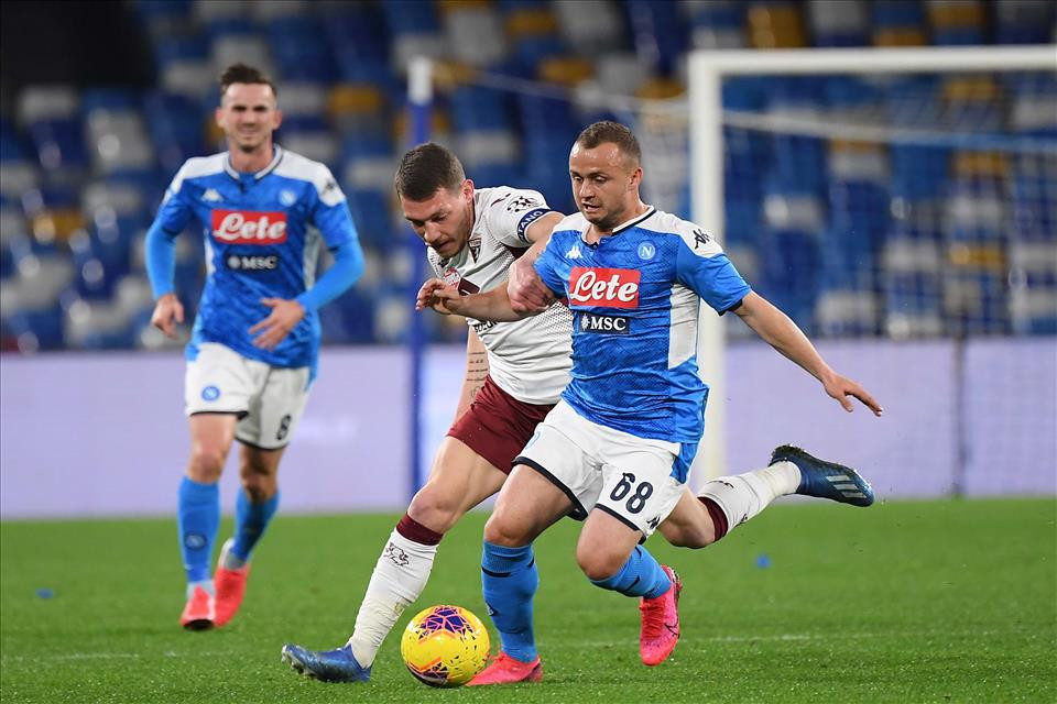 Stanislav Lobotka sufrió un importante cambio físico en el último año y medio que ha limitado su progresión