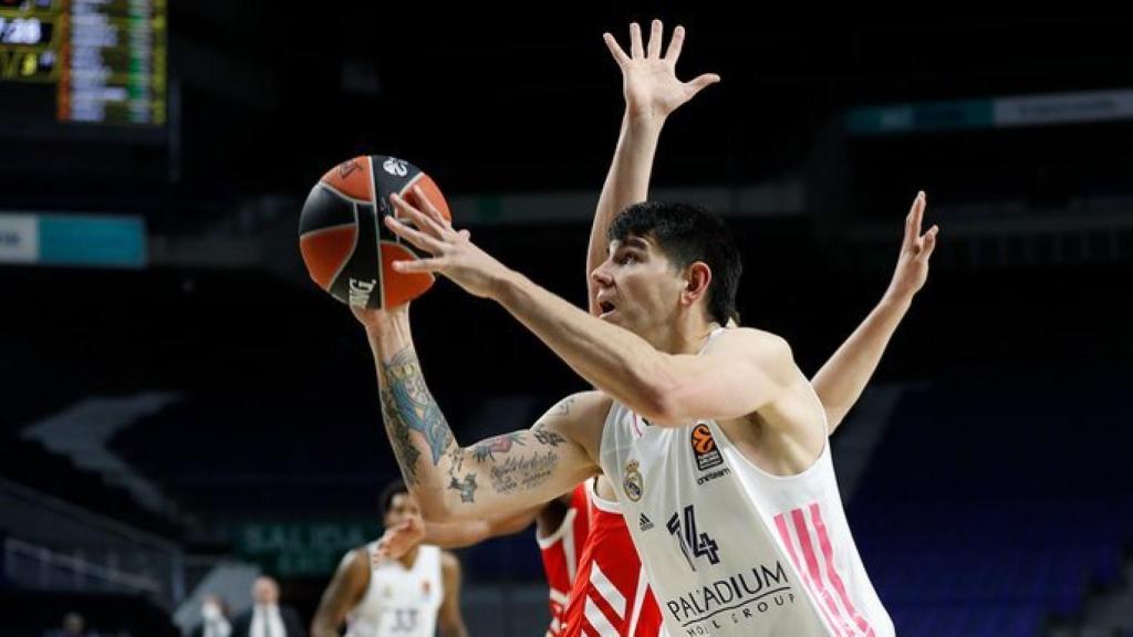 Deck ante Estrella Roja