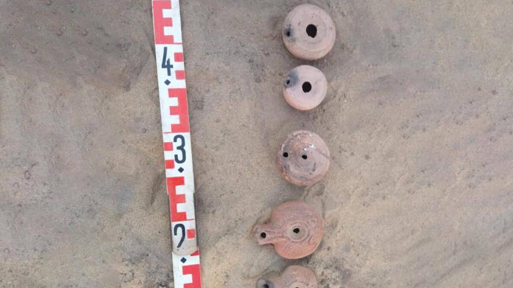 Vasijas halladas junto al fuerte romano.