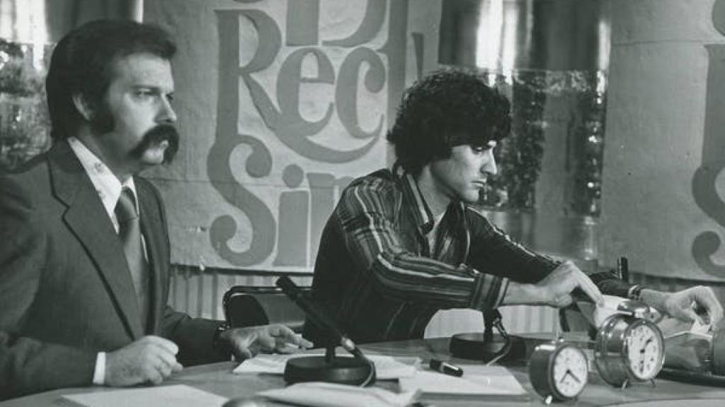 José María Íñigo durante una emisión del programa Directísimo, en el Estudio 1 de Prado del Rey, en la que tuvo como invitado al autodenominado ‘psíquico’ Uri Geller. RTVE