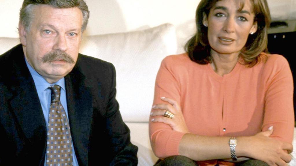 José María íñigo junto a su mujer, Pilar Piniella.