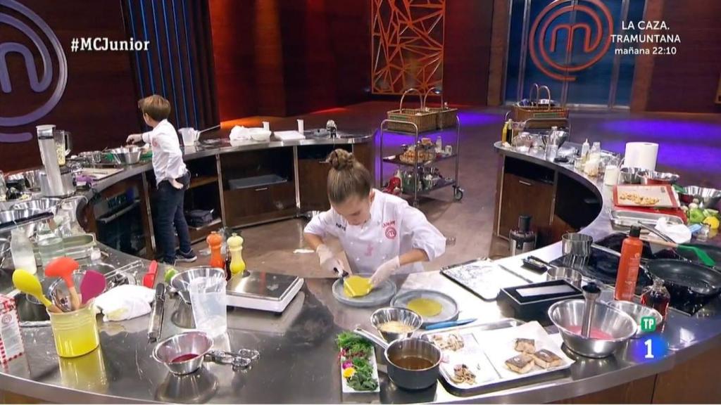 Nicolás y Aurora, en los últimos minutos de cocinado.